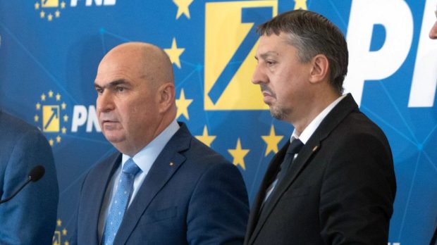 David, afară, urgent