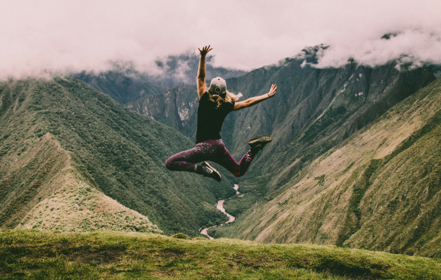 Circuit în Peru: de la Pacific la Anzi, între mistere precolumbiene și peisaje care îți taie respirația