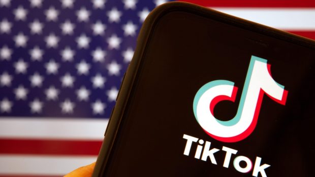 Donald Trump anunţă o înțelegere cu China în privința TikTok: „Acord cu garanții adecvate pentru garanția națională a SUA”