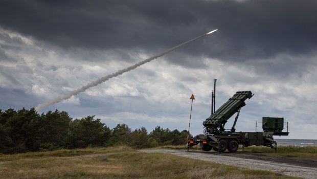 România va avea un sistem de apărare aeriană pe mai multe niveluri abia peste 7 ani, avertizează Reuters