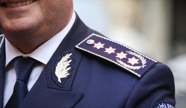 Cum a ajuns un polițist din Cluj, pensionat la 49 de ani, să câștige peste 20.000 de lei pe lună la primărie
