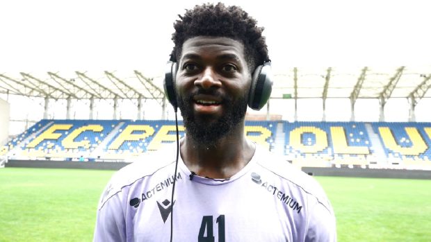 Jerome Onguene, jucătorul transferat de Petrolul, fost coleg cu Mbappe la naționala Franței, are post de radio de sport în Camerun: „Ofer și eu câteva locuri de muncă”