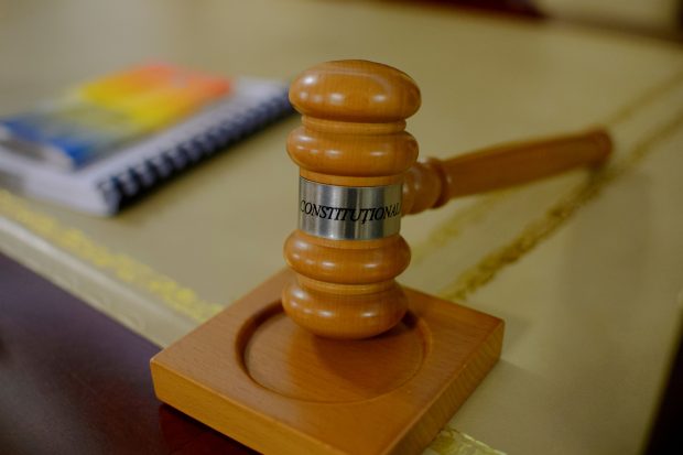 CSM acuză în continuare Guvernul Bolojan: Legea pensiilor magistraților, „nicio legătură cu cerințele Comisiei Europene”. CCR evită să se pronunțe