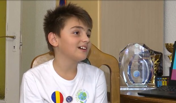 Povestea tânărului din Iași, părăsit de mamă, campion la matematică: „Fac calcule la viteza de 0.1 secunde”