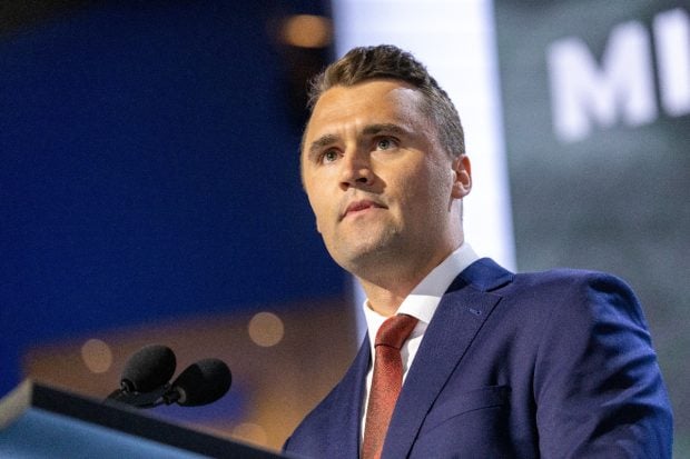 Arma cu care a fost ucis Charlie Kirk a fost găsită: atacatorul ar avea „aspectul unui student”, potrivit FBI