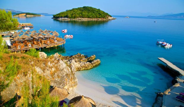 Destinația de vacanță preferată de români unde vara se prelungește până la finalul lunii octombrie. Locul este numit și „Caraibele Europei”