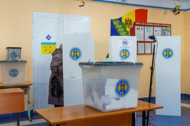 La ce oră se deschid secțiile de votare la alegerile parlamentare din Republica Moldova