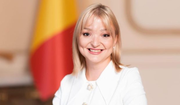 Lidia Vadim Tudor a mințit pe Facebook, iar 49.000 de români au apreciat: „Americanii au descins la AEP”