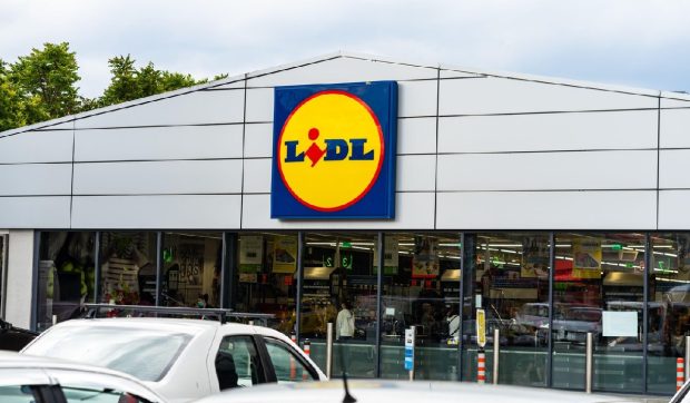 Lidl oferă recompense pentru ambalajele reciclate. Câți bani poți primi între 15 și 17 septembrie