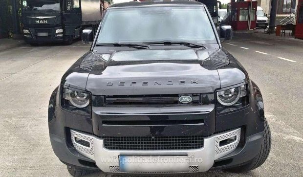 Un ucrainean a vrut să treacă frontiera cu o mașină de 50.000 de euro, căutată de polițiștii din Slovacia. Ce s-a întâmplat cu autoturismul