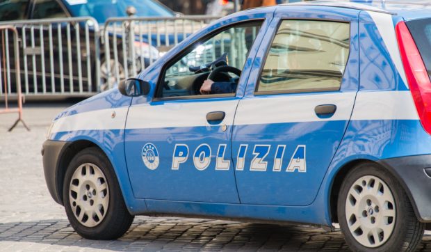 Român prins cu 324 de kilograme de argint furate și ascunse în garaj: l-a dat de gol un plic primit pe stradă