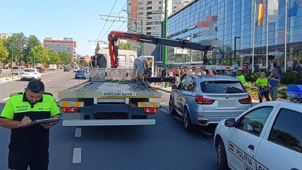 Un minut de conversație vă poate scuti de plata a 1.000 de lei. Apelul poliției locale din Brașov pentru șmecherii care parchează aiurea