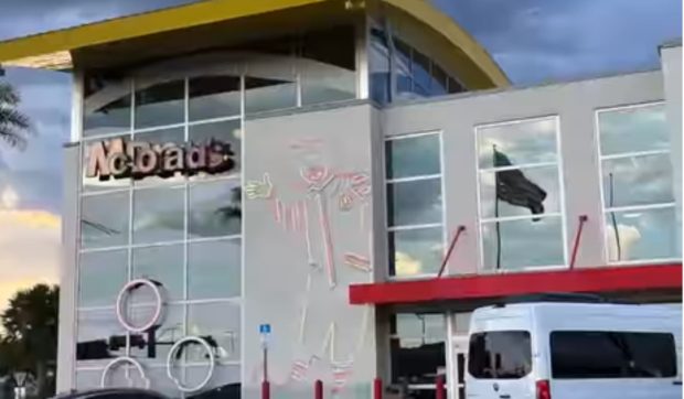 Cel mai mare restaurant McDonald’s din lume servește mâncare italiană și seamănă mai mult cu un spital decât cu un local fast-food | VIDEO