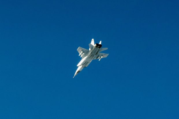 Ce măsuri ia NATO după încălcările spațiului aerian de avioane de vânătoare rusești: „Doar un mesaj clar, mergând până la doborâre, va avea efect”