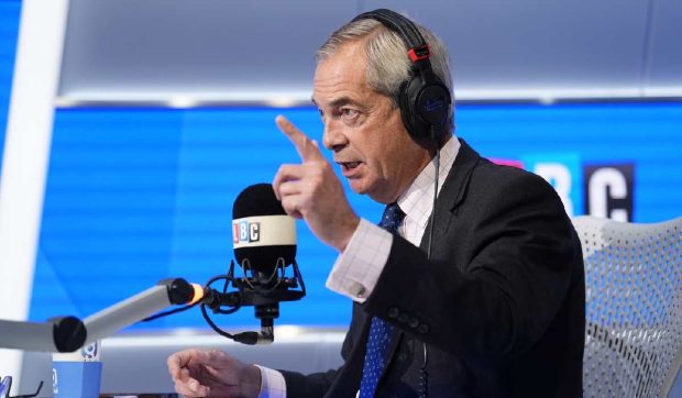 Nigel Farage acuză migranții români că ar mânca lebede din parcurile regale britanice