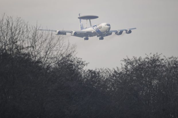 Turcia trimite un avion de avertizare în Lituania în cadrul măsurilor NATO după ce Rusia a încălcat spațiul aerian