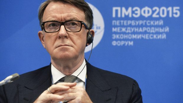 Povestea din spatele e-mailurilor schimbate între Epstein și ambasadorul britanic Mandelson. „Prințul Întunericului” a fost concediat de Starmer