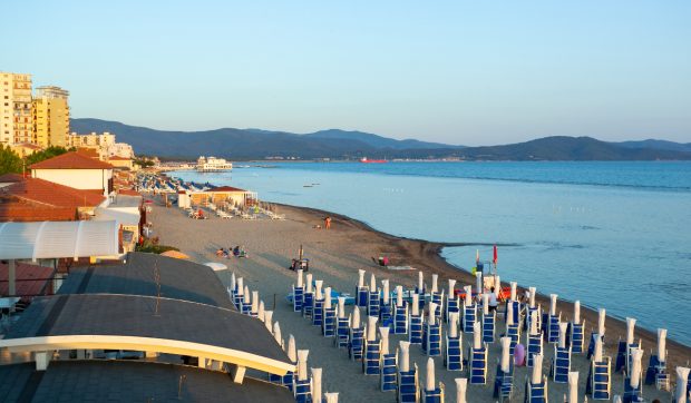 O româncă a murit după ce i s-a făcut rău în apă, pe o plajă din Italia, sub privirile oamenilor