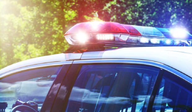 Un bărbat şi iubita lui, amendaţi fiecare cu 3.000 de lei de către poliţiştii din Constanța pentru amenințări cu toporișca
