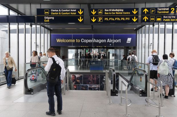 Aeroporturi din Norvegia și Danemarca, închise aseară după ce au fost survolate de drone neidentificate