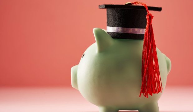 Studenții nu mai cred că universitatea este cheia succesului: „M-am chinuit să găsesc un loc de muncă”
