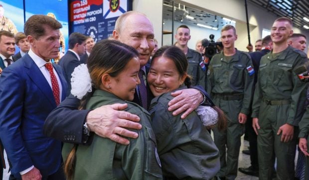 Răspunsul lui Putin, după ce a fost făcut „cel mai rău criminal de război din zilele noastre” de cancelarul german Friedrich Merz
