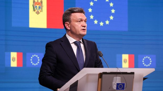 Republica Moldova este asediată de Rusia înaintea alegerilor parlamentare din 28 septembrie, acuză premierul Dorin Recean