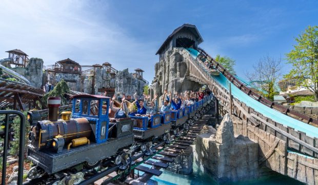 Parcul de distracții din Europa care a depășit Walt Disney World și Universal Studios. A fost desemnat cel mai bun parc tematic din lume pentru a zecea oară