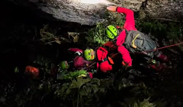 Un turist francez a căzut în Munții Bucegi. Opt salvamontiști au intervenit și a durat șapte ore să-l salveze | VIDEO