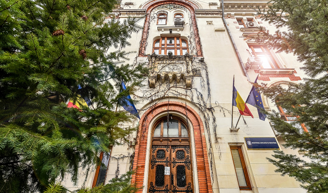 Admiterea la Arhitectură se dă dintr-o materie scoasă din programa liceelor teoretice acum 50 de ani. Părintele unui elev: „Copiii, obligați să se mediteze la Geometrie descriptivă cu profesorii din facultate”