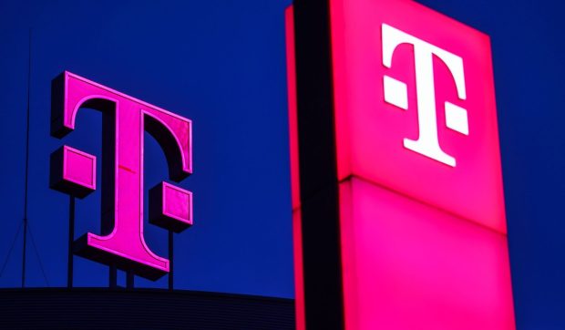 Clienții Telekom se împart între Vodafone și Digi, după vânzarea companiei