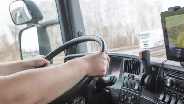 Țara care nu are suficienți șoferi de TIR și de autobuz, pregătită să angajeze străini: „O soluție temporară”