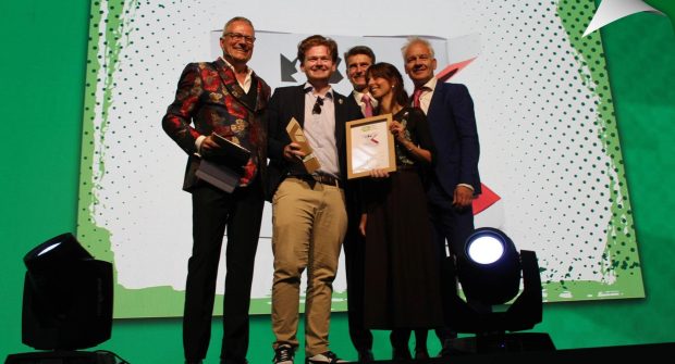 O studentă din Cluj a creat ambalajul inedit de prezervative. Proiectul, premiat la nivel european: „Să facă ideea de protecţie mai plăcută”