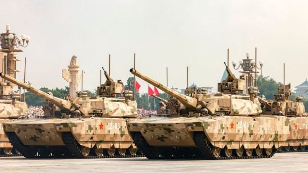 Noua armă a Chinei, tancul Type 100, are o turelă fără pilot și îi face pe soldați să se simtă ca într-un „joc video”