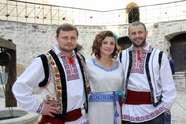 Imperiul familiei basarabene Slivinschi, asociată cu mituirea șefilor ELCEN. Cumpără firme în România pe bandă rulantă, are afaceri cu LukOil și prosperă din contracte cu statul