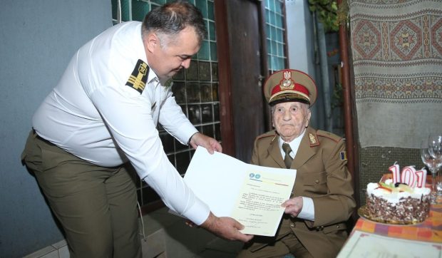 Românul avansat în grad de Regele Mihai, care a luptat în Al Doilea Război Mondial, a dezvăluit secretul longevității la 101 ani