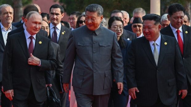 Xi Jinping avertizează lumea: „Alegem între pace și război”. Parada militară din Beijing, o demonstrație cu Vladimir Putin și Kim Jong-un în prim-plan