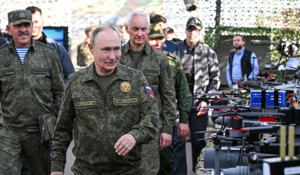 Bloggerii militari ruși râd de exercițiile militare ale lui Putin: „Un circ. Așa se atacă cowboy-ii”