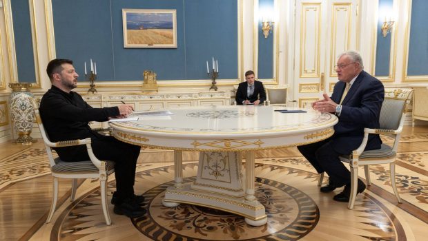 Volodimir Zelenski l-a primit pe emisarul lui Donald Trump, care călătorea spre Polonia în momentul atacului rusesc