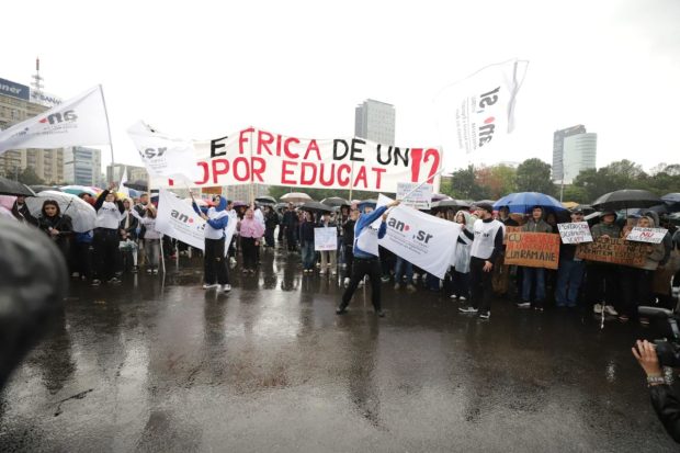 Anul universitar a început cu proteste ale studenților față de măsurile impuse de Guvernul Bolojan