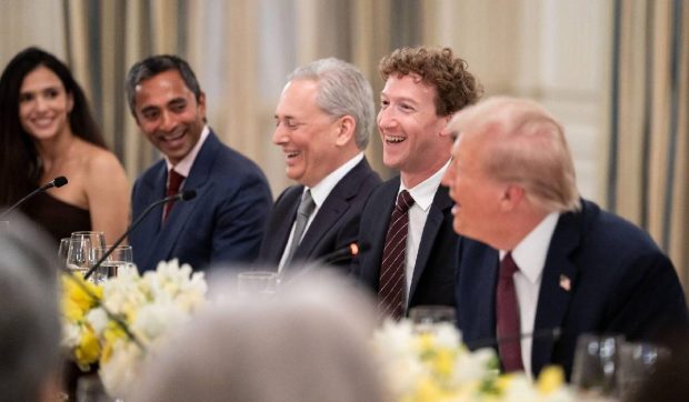 Zuckerberg și Altman, tot mai apropiați de Trump, după ruptura dintre el și Musk