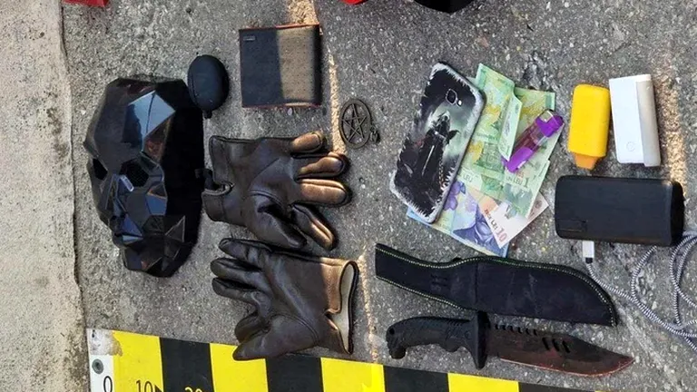 Lucrurile pe care adolescentul criminal le avea în rucsac