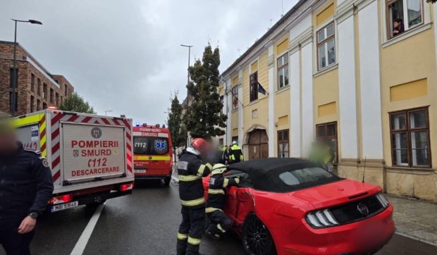 Copil accidentat foarte grav, în centrul orașului Cluj-Napoca, pe trotuar. Din cauza șocului, și mama sa a ajuns de urgență la spital