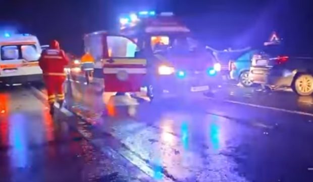 Accident extrem de grav pe DN 1C, în judeţul Cluj: cinci răniţi încarceraţi, un bărbat a murit | VIDEO