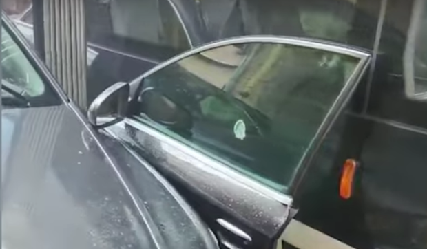 O șoferiță din Timișoara a rămas fără portieră, după ce a fost lovită de un tramvai