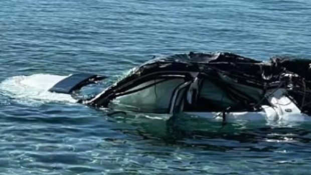 4 oameni au murit după ce mașina lor a căzut în mare, de pe o stâncă de 70 de metri, în Croația: „Un polițist s-a scufundat după ei, dar n-a putut să-i salveze”