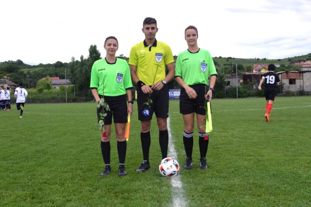 Arbitru acuzat că a amenințat o jucătoare pentru că vorbea maghiară, la meci de fotbal în România: „I-a strigat că o va da afară!”