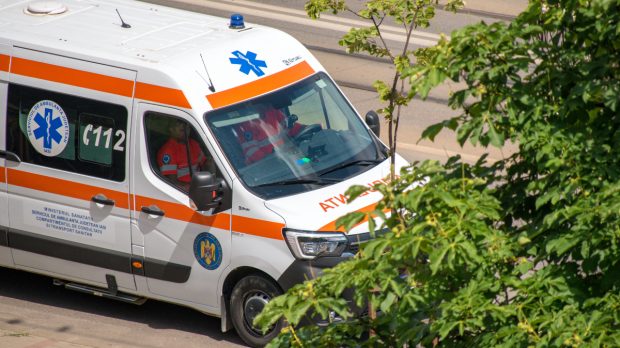Femeie reținută, suspectată de moartea unei bătrâne din Ilfov. Decesul, considerat natural, deși două echipaje de ambulanță au fost la fața locului