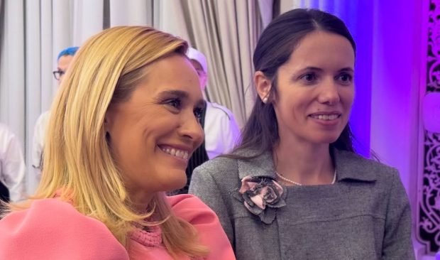 Ce au discutat Andreea Esca și partenera lui Nicușor Dan la eveniment, fără să știe că microfonul era deschis? Momente amuzante la Cotroceni!