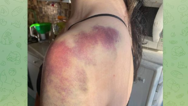 Angajați forțați să se dezbrace și bătuți cu biciul în timp ce erau drogați, pentru a-și „îmbunătăți abilitățile”: „Patronul era în pielea goală”